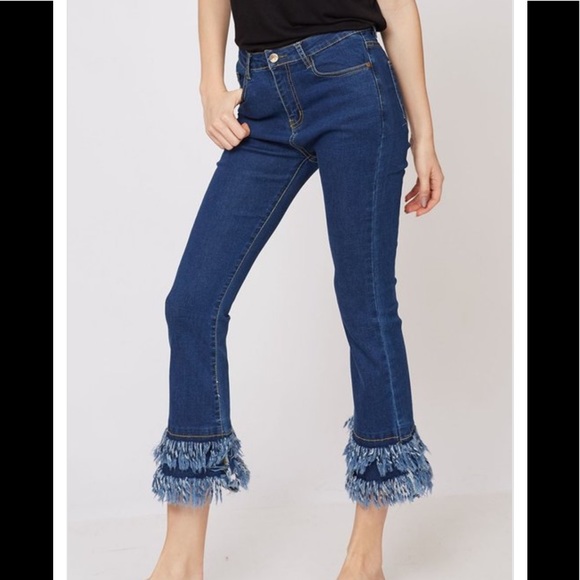 Fantastic Fawn Denim - 🌟SALE🌟Frayed Hem Capri